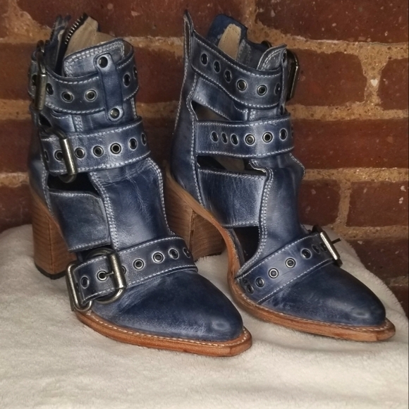 freebird Shoes - Womens Free Bird Joplin size 6 blue